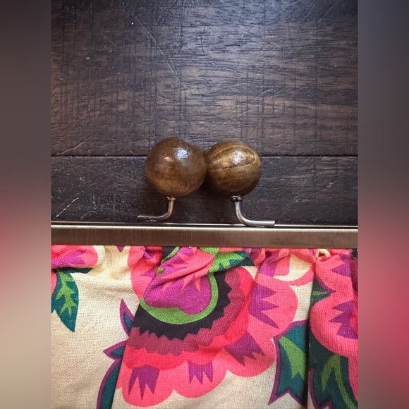 NWOT Tropical Clutch - Picture 2 of 6